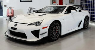 Lexus LFA Nurburging Edition มือสองพร้อมขายแล้ว ในราคา $ 700,000