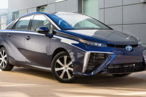 Toyota เอาบ้างเตรียมเปิดตัว "Mirai" รถพลังงานไฮโดรเจนแล้ว