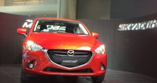 Mazda เผยยอดจองงาน Motor Expo 2014 เกือบ 4,000 คัน เด่นสุดคือ Mazda 2 ใหม่