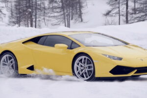 Lamborghini เปิดคอร์สเรียนพิเศษสอนขับสปอร์ตท่ามกลางหิมะหนาวเหน็บ