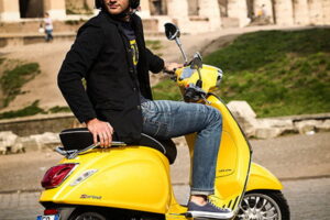 2015 Vespa Sprint 150 ABS ตาเหลี่ยมเย้ายวนใจ