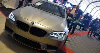เปิดตัว BMW M5 “30 Jahre” Limited Edition ในราคา 700,000 ดอลล่าร์