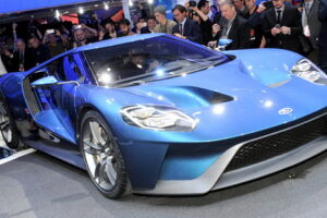5 สิ่งที่ควรรู้ก่อนใครสำหรับสปอร์ต "2016 Ford GT"