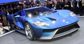 5 สิ่งที่ควรรู้ก่อนใครสำหรับสปอร์ต "2016 Ford GT"