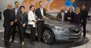 ทีมนักออกแบบ GM INTERNATIONAL ผนึกกำลังสร้างสรรค์รถต้นแบบคว้ารางวัลจากงาน Detroit Auto Show