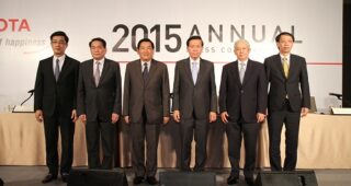 TOYOTA คาดตลาดรวมในประเทศปี 2558 ขาย 920,000 คัน