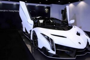 Lamborghini Veneno  เดินทางถึงตัวแทนจำหน่ายในฮ่องกงเรียบร้อยแล้วด้วยราคา 3.3 ล้านยูโร