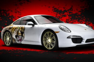 Adidas นำเสนอมอบรถรุ่นพิเศษ "Porsche 911" ให้นักกีฬาที่โชคดีโปรโมตรองเท้ารุ่นใหม่