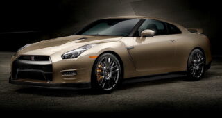 เปิดตัว "Nissan GT-R 2016" พร้อมโฉมพิเศษสีทองในอเมริกา