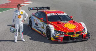 BMW เปิดตัวรถแบบ "M4 DTM Racecars" กว่า 8 คันสำหรับแข่งขันในปี 2015