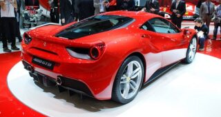 Ferrari's 488 GTB เผยโฉมแล้วพร้อมกำลังเครื่องยนต์สุดโหด