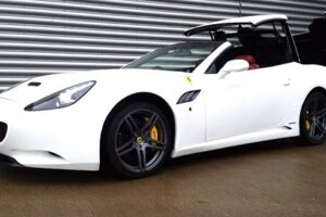 เปิดตัวรถแต่งแบบ "Ferrari California Replicas" ดัดแปลงลงประมูลผ่าน eBay