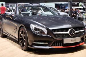 Mercedes-Benz จัดให้เปิดตัวโฉมแต่งแบบสปอร์ตของ "SL Mille Miglia 417"