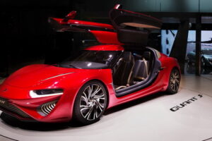 NanoFlowcell เปิดตัวสปอร์ตพลังงานไฟฟ้า "Quant F" ในงานที่ Geneva