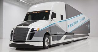 Daimler เปิดตัว "Freightliner SuperTruck" รถบรรทุกสุดประหยัด