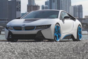 Wheelsboutique จับมือ HRE เปิดตัวชุดแต่งแบบสปอร์ตของ BMW i8 พลังงานไฮบริด