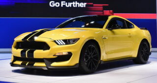 Ford เปิดตัว "Shelby GT350" 100 คัน และ "GT350R" 37 คันฉลองครบรอบ 50 ปี