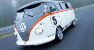 เปิดตัวรถ "VW T1 Race Taxi" ทรงพลัง 530PS จากเครื่องยนต์ของ Porsche 993