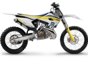 HUSQVARNA TC 250 พร้อมโดดบนทางฝุ่น 2T