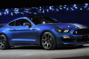 Ford เปิดตัวรถรุ่นพิเศษ "Shelby GT350" และ "GT350R" โฉมแต่งสุดโหด