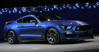 Ford เปิดตัวรถรุ่นพิเศษ "Shelby GT350" และ "GT350R" โฉมแต่งสุดโหด