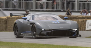 Aston Martin Vulcan รุ่นใหม่กำลังกว่า 800 แรงม้า ผลิตจำนวนแค่ 24 คัน