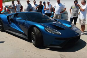สื่อท้องถิ่นรายงานรถสปอร์ต "Ford GT" เครื่องยนต์น็อคสตาร์ทไม่ติดกลางงานแสดง