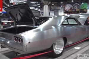 เปิดตัวรถแบบ "Dodge Charger" แต่งสุดโหดกำลังกว่า 2,000 แรงม้า