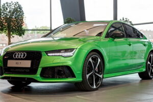 ทีมงานเผยรถแบบ Audi RS7 ในโทนสีเขียวสุดโดน