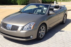 เผยภาพขายรถ "Nissan Maxima" โฉมเปิดประทุนผ่านเวปไซต์อย่าง eBay