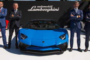 เปิดตัว "Lamborghini Aventador SV Roadster" เริ่มขายที่ 530,075 ดอลล่าร์