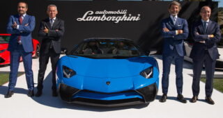 เปิดตัว "Lamborghini Aventador SV Roadster" เริ่มขายที่ 530,075 ดอลล่าร์