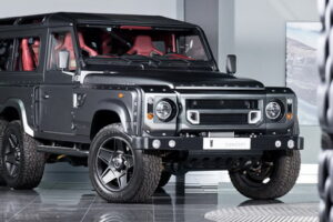 Kahn Design เปิดตัวรถขนาดใหญ่แบบ "6x6 Flying Huntsman" สุดดุดัน