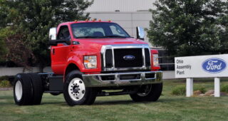 Ford เปิดตัวการผลิต 2016 F-650/F-750 ในสหรัฐอเมริกาครั้งแรก