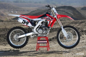 HONDA CRF 450 R อย่าซ่ากับสายฝุ่น..!!