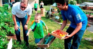 FORD ฉลองครบรอบ 10 ปี เปิดตัว โครงการอาสามาสมัคร Bill Ford Better World Challenge