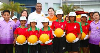 CHEVROLET แจกฟุตบอล 2,000 ลูก จุดประกายพลังแห่งการเล่นให้เด็กในอุบลราชธานี