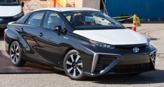 ขายดี! Toyota เผยยอดขายรถแบบ "2016 Mirai" มากถึง 1,900 คันในสองเดือน