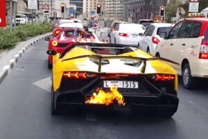 เสียดายแทน! พบ Lambo Aventador รุ่นพิเศษไฟลุกท่วมจากปัญหาด้านเครื่องยนต์
