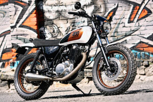 YAMAHA SR 400 แต่ง สไตล์ลุย Scrambler ย้อนยุค..!!