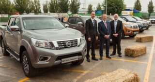 จัดเต็ม! Nissan เปิดตัวการผลิตรถ NP300 Navara ในบาร์เซโลน่าลงทุนกว่า 80 ล้านยูโร