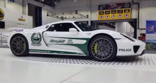 รวยเกิ๊น! ตำรวจดูไบบรรจุ "Porsche 918 Spyder" เข้ากรมอีกหนึ่งคัน