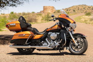 HARLEY-DAVIDSON Touring Ultra Limited/Low รถพี่มีเพลงฟังนะน้องสาว!!