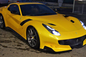 พบภาพแอบถ่าย "Ferrari F12tdf" สุดสวยงามในปั๊มแก๊ส