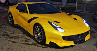 พบภาพแอบถ่าย "Ferrari F12tdf" สุดสวยงามในปั๊มแก๊ส