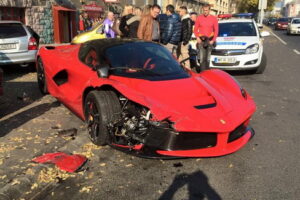 เสียดายแทน! พบรถสปอร์ต Ferrari LaFerrari ชนพังยับในฮังการี่