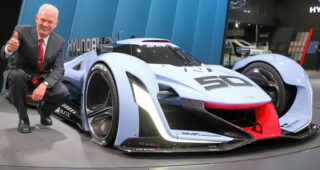 Hyundai เปิดตัวรถแบบ "N 2025 Vision Gran Turismo" ในงานที่ LA