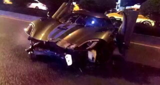 เสียดายแทน! Supercar หรู "Koenigsegg Agera R" ชนยับในประเทศจีน