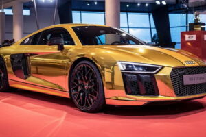 Audi เปิดตัวรถสปอร์ต "Golden R8 V10 Plus" สีทองสุดหรูหรา