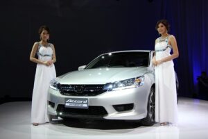ใหม่ Honda Accord Hybrid 2015 ราคา ฮอนด้า แอคคอร์ด ไฮบริด ตารางราคา-ผ่อน-ดาวน์